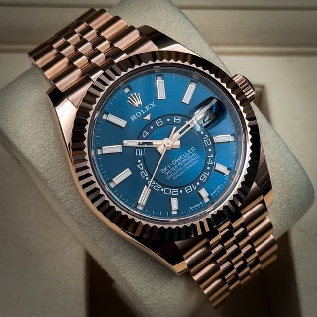 Rolex Sky Dweller Mint Full Set Blue Dial Rose Gold 42mm Jubilee Fluted 336935